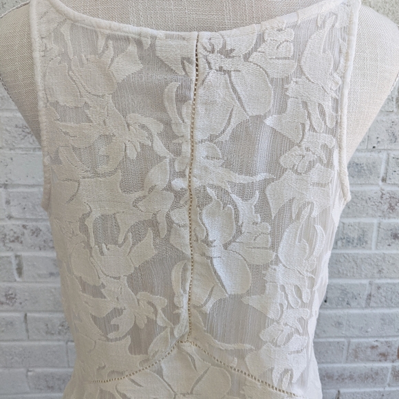 ANTHROPOLOGIE LACE FLORAL HANDKERCHIEF HEM TOP - Picture 5 of 10